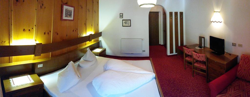 Hotel Alpenblick Pfelders Ngoại thất bức ảnh